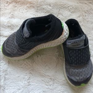 New Balance Boys 8c Sneakers